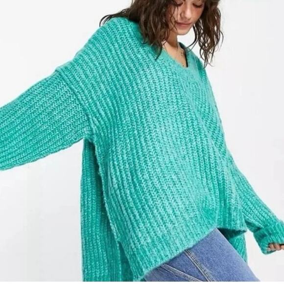 FREE PEOPLE Nwt Blue Bell V-Neck Sweater In Electric Teal Oversized size small - Picture 1 of 7